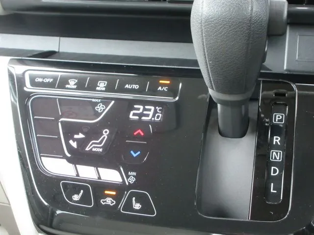 eKスペース 4WD(ミツビシ)の車両写真
