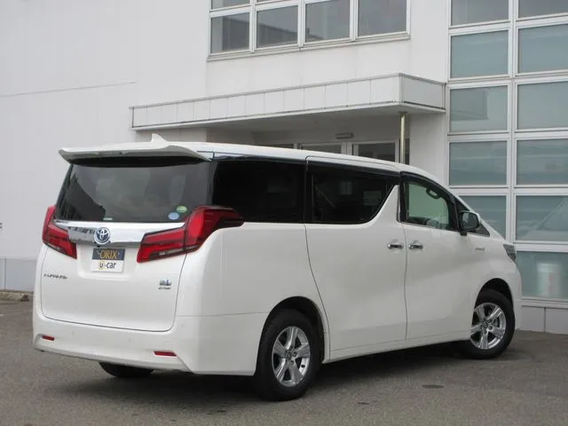 アルファード ハイブリッド 4WD(トヨタ)の車両写真