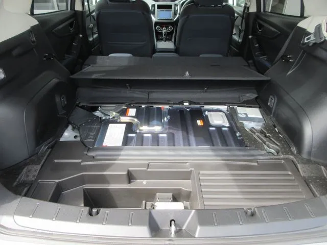 ＳＵＢＡＲＵ　ＸＶ　ハイブリッド（スバル）の車両写真