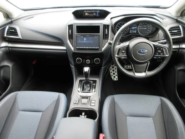 ＳＵＢＡＲＵ　ＸＶ　ハイブリッド（スバル）の車両写真