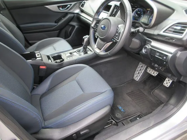 ＳＵＢＡＲＵ　ＸＶ　ハイブリッド（スバル）の車両写真