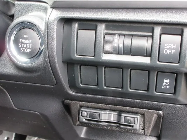 ＳＵＢＡＲＵ　ＸＶ　ハイブリッド（スバル）の車両写真