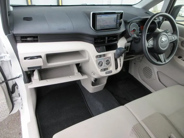 ムーヴ 4WD(ダイハツ)の車両写真