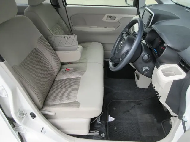 ムーヴ 4WD(ダイハツ)の車両写真