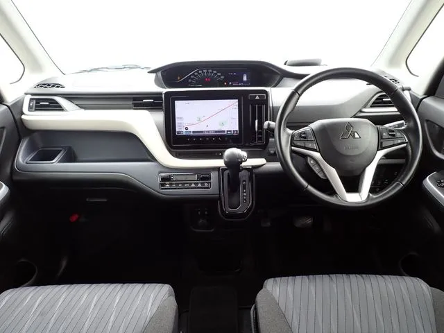 デリカ D:2 2WD(ミツビシ)の車両写真