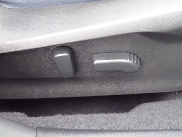 SUBARU XV ハイブリッド(スバル)の車両写真