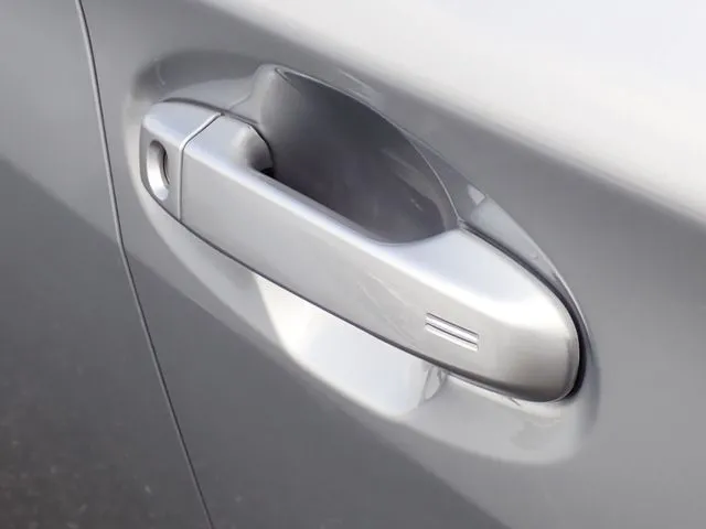 SUBARU XV ハイブリッド(スバル)の車両写真