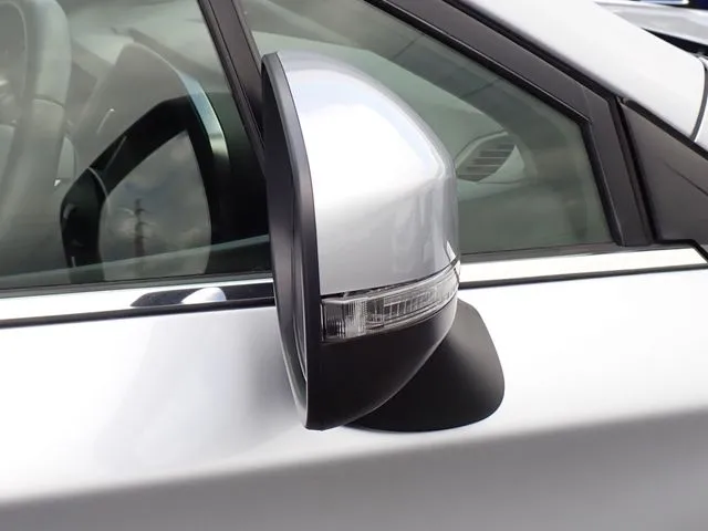 SUBARU XV ハイブリッド(スバル)の車両写真