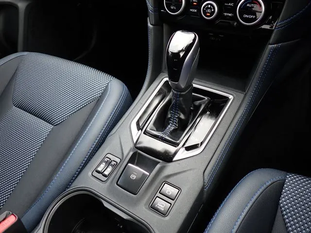 SUBARU XV ハイブリッド(スバル)の車両写真