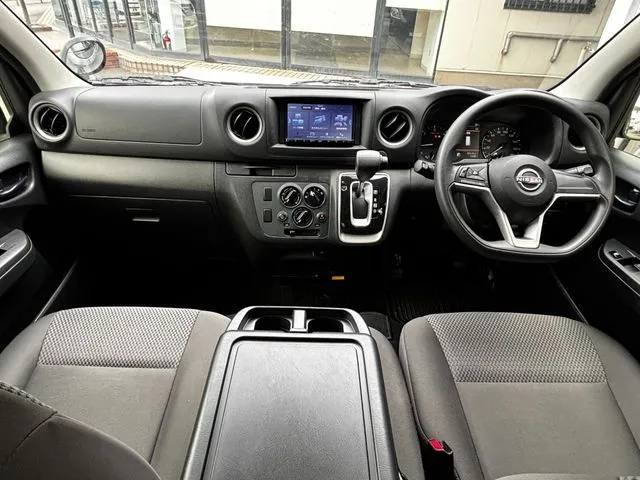 ニッサン　キャラバンＶ　１．２５ｔ　２ＷＤ