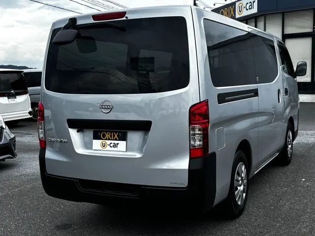 ニッサン　キャラバンＶ　１．２５ｔ　２ＷＤ