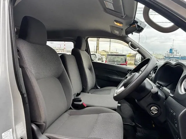 ニッサン　キャラバンＶ　１．２５ｔ　２ＷＤ