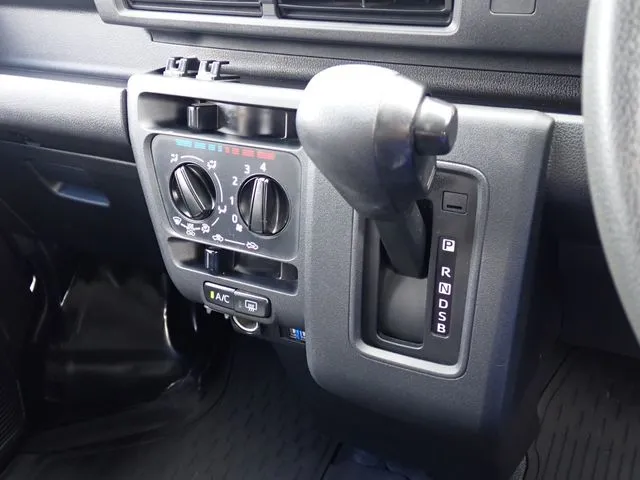 ハイゼットカーゴ(ダイハツ)の車両写真