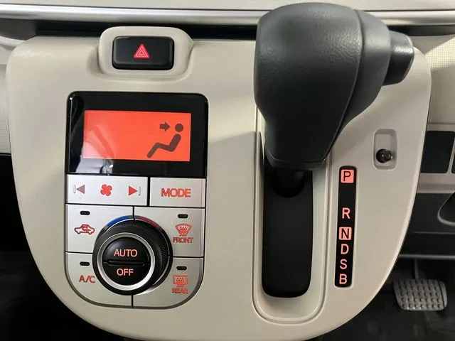 ムーヴ キャンバス(ダイハツ)の車両写真