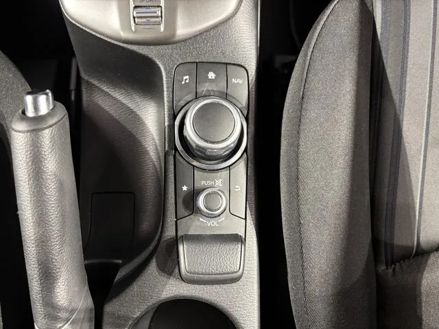 MAZDA2(マツダ)の車両写真