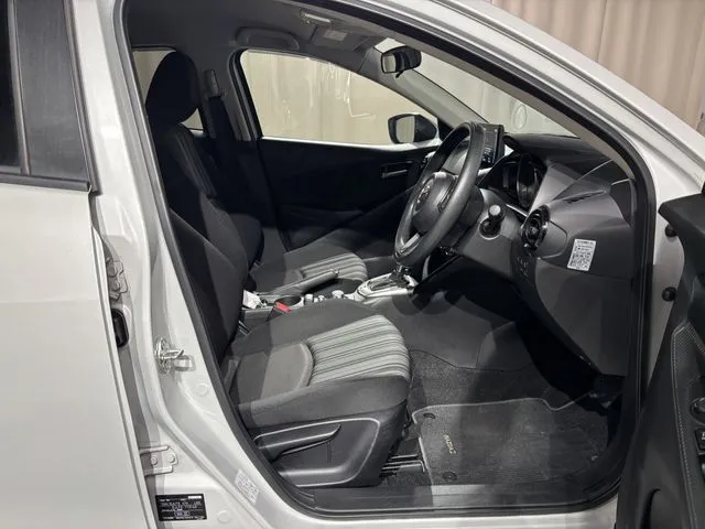 MAZDA2(マツダ)の車両写真