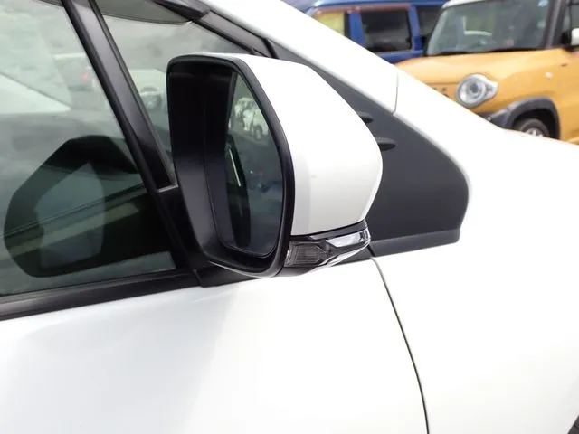 プリウス(トヨタ)の車両写真