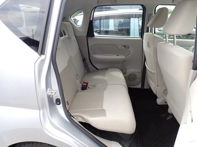 ムーヴ（ダイハツ）の車両写真