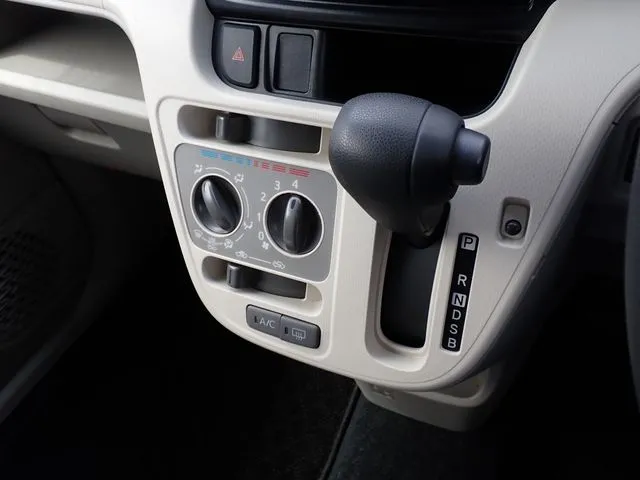 ムーヴ（ダイハツ）の車両写真