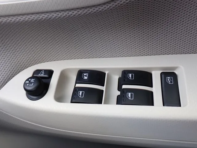 ムーヴ（ダイハツ）の車両写真