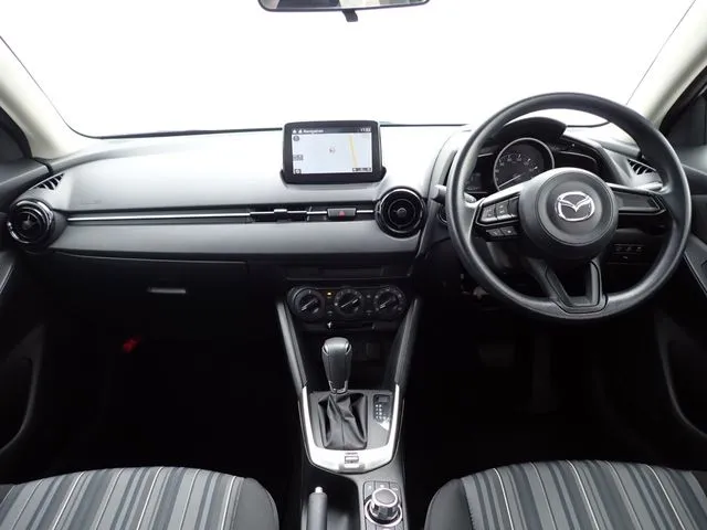 ＭＡＺＤＡ２（マツダ）の車両写真