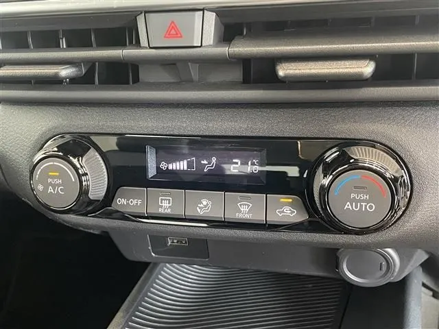 ノート(ニッサン)の車両写真