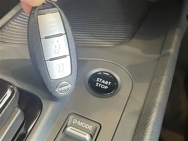 ノート(ニッサン)の車両写真