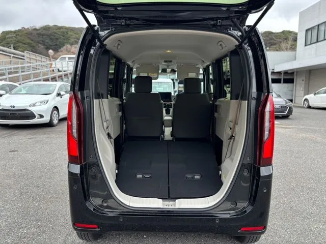 N BOX(ホンダ)の車両写真