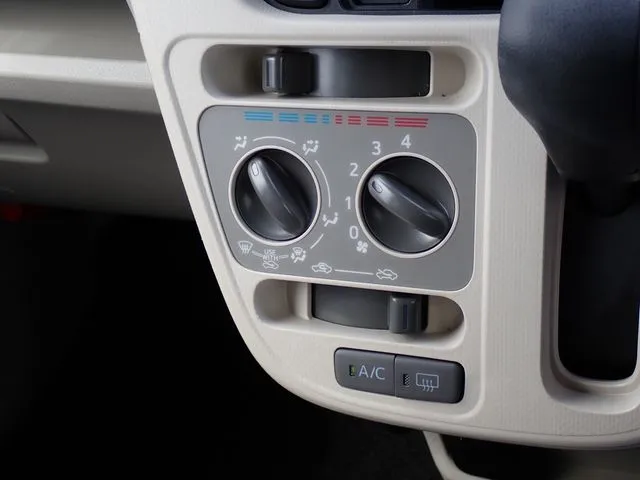 ムーヴ（ダイハツ）の車両写真
