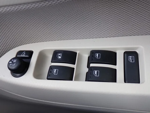 ムーヴ（ダイハツ）の車両写真
