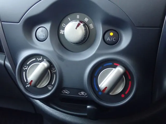 マーチ（ニッサン）の車両写真