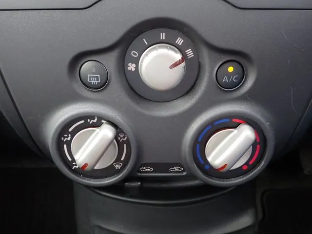 ノート(ニッサン)の車両写真