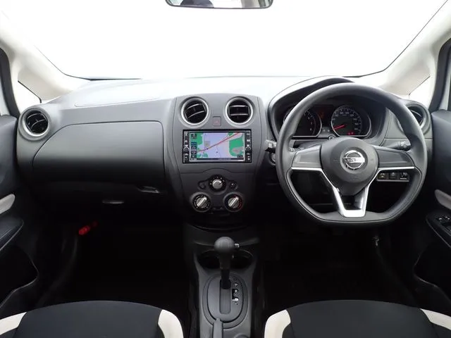 ノート(ニッサン)の車両写真