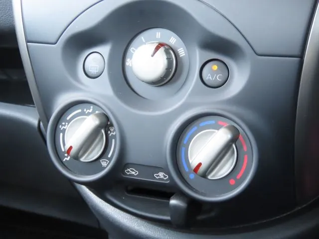 マーチ（ニッサン）の車両写真