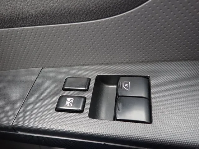 ランサーカーゴ 2WD(ミツビシ)の車両写真