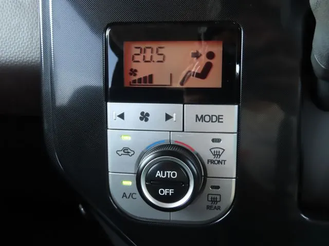 ルーミー(トヨタ)の車両写真