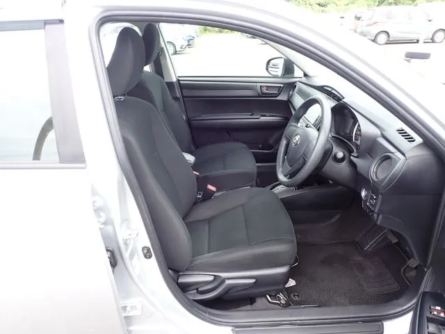 カローラアクシオ(トヨタ)の車両写真