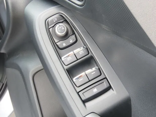 クロストレック(スバル)の車両写真