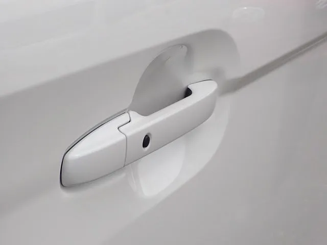 N BOX(ホンダ)の車両写真