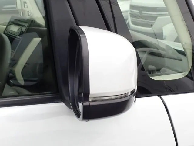 N BOX(ホンダ)の車両写真