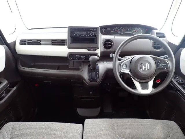 N BOX(ホンダ)の車両写真