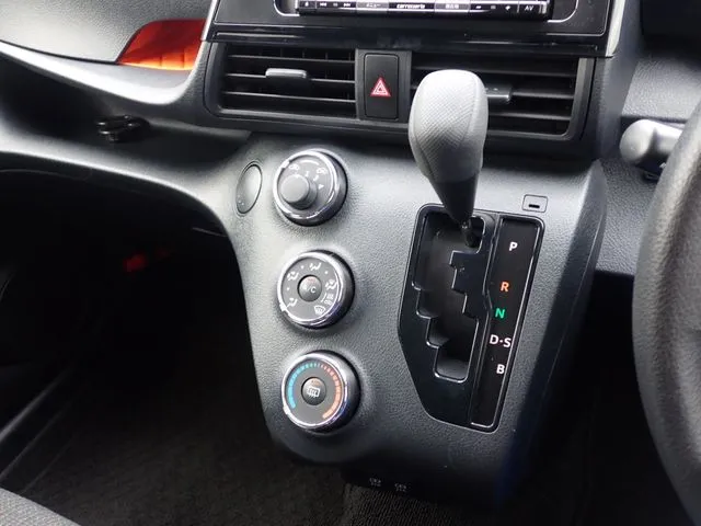 シエンタ(トヨタ)の車両写真