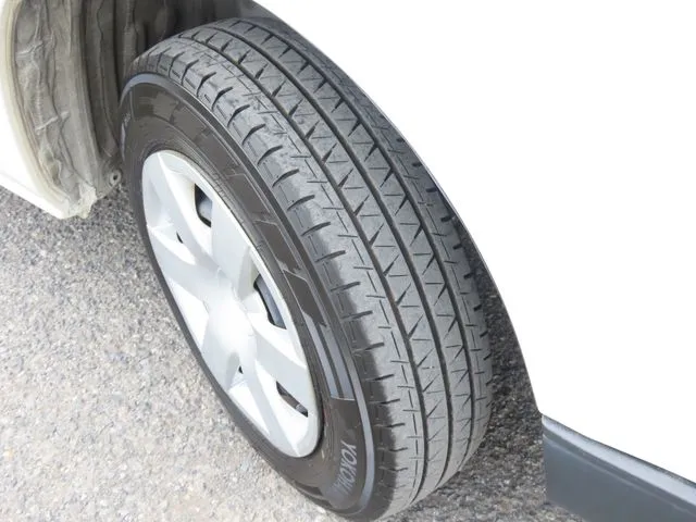 ハイエースバン　２ＷＤ（トヨタ）の車両写真