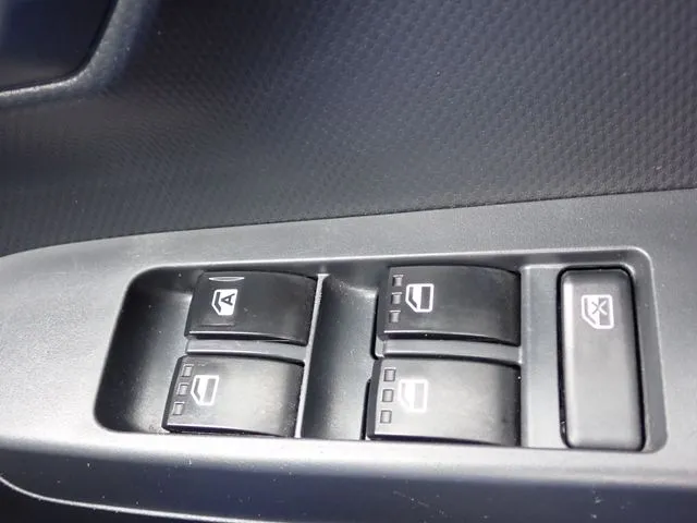 ミラ　イース（ダイハツ）の車両写真