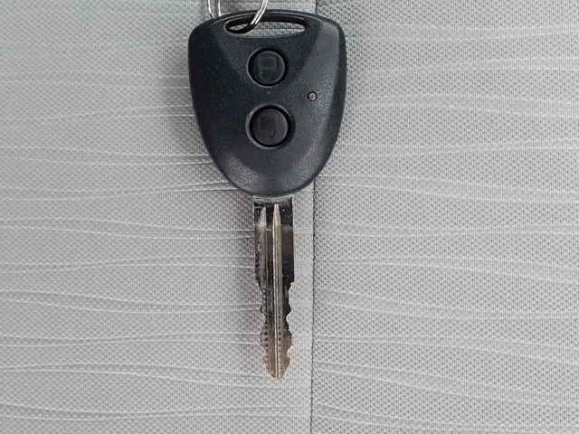 ミラ　イース（ダイハツ）の車両写真