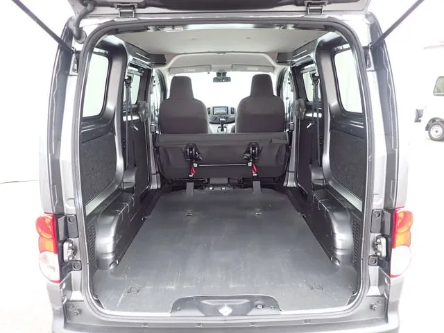 ＮＶ２００バネットバン（ニッサン）の車両写真