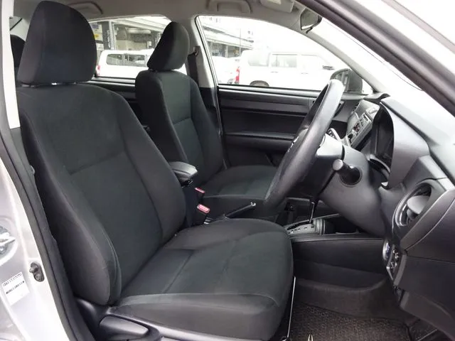 カローラアクシオ（トヨタ）の車両写真