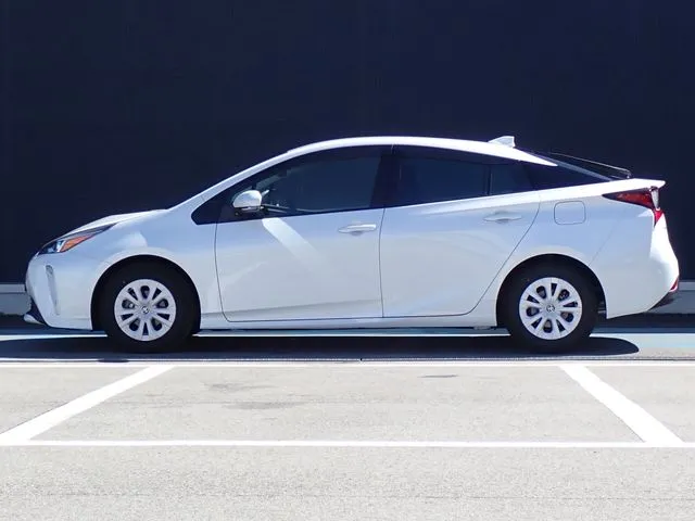 プリウス（トヨタ）の車両写真