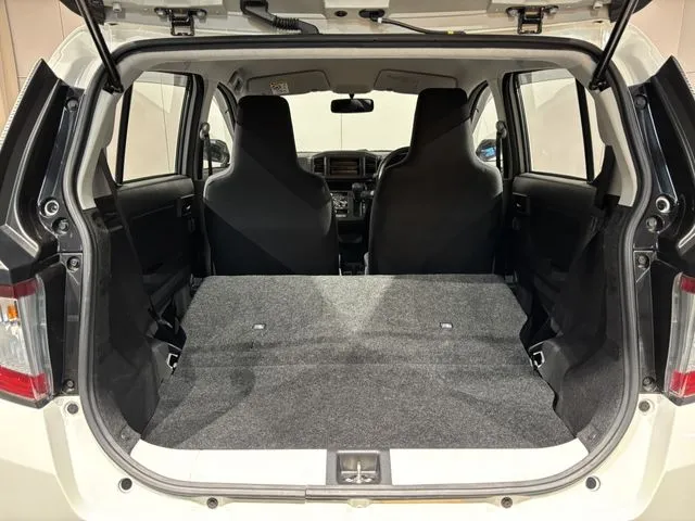 ダイハツ　ミラ　イース　４ＷＤ