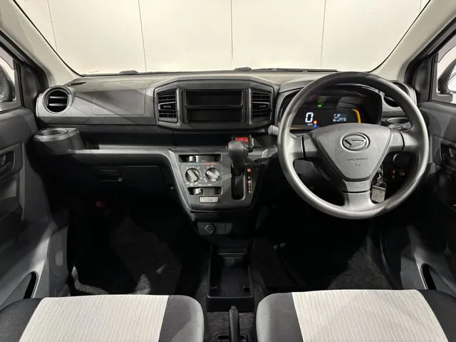 ダイハツ　ミラ　イース　４ＷＤ